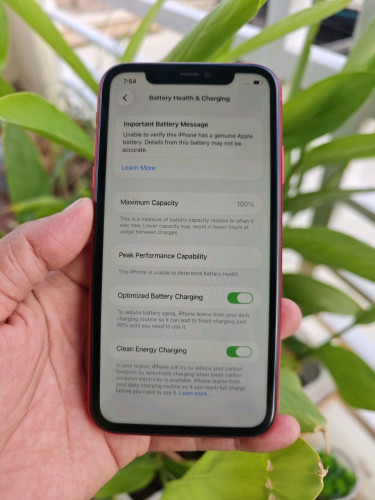 iPhone 11 64G អេក្រង់ហ្សុីន អត់ស្កេន(វៃដូរបាន)👉$125