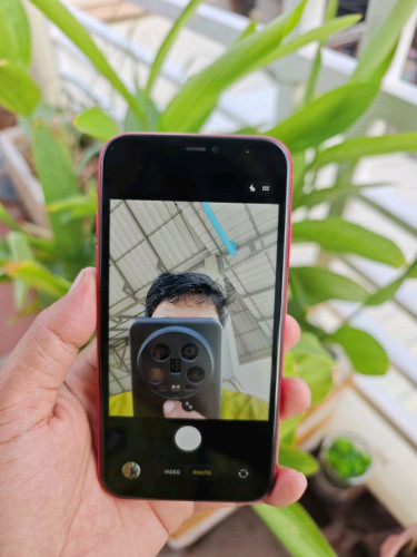 iPhone 11 64G អេក្រង់ហ្សុីន អត់ស្កេន(វៃដូរបាន)👉$125