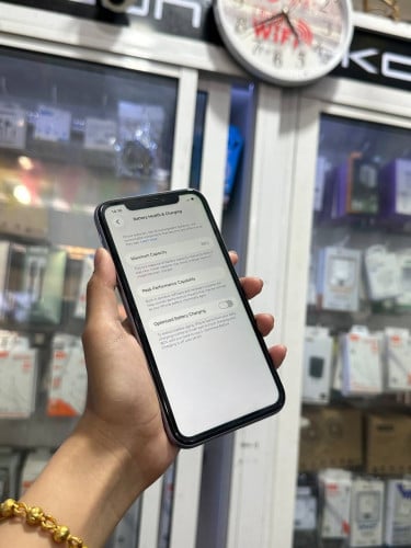iPhone 11 ពណ៌ស្វាយ 🍏 64GB  Battery 88% 🔋 តួស្អាត 98% សំណុំហ្សីន អត់ជាប់អី  (ធានា1ខែ)
