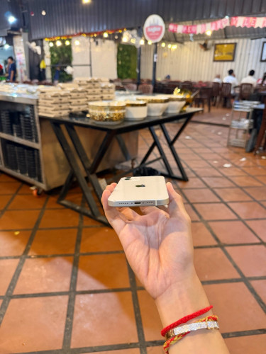 iPhone 12 128GB សានុំសុីនណែន ទើបកាត់ តម្លៃ 170$