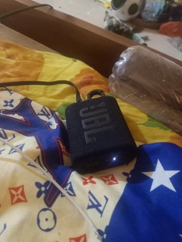 JBL លក់010$