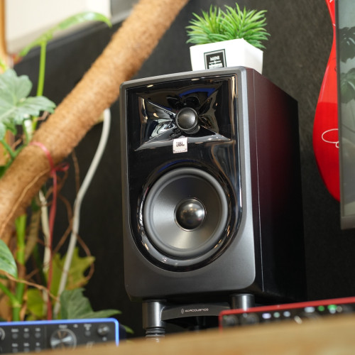 JBL 305P MK2 - Studio Monitors 5”