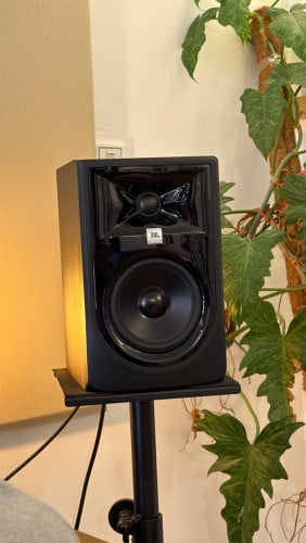 JBL 305P MK2 - Studio Monitors 5”