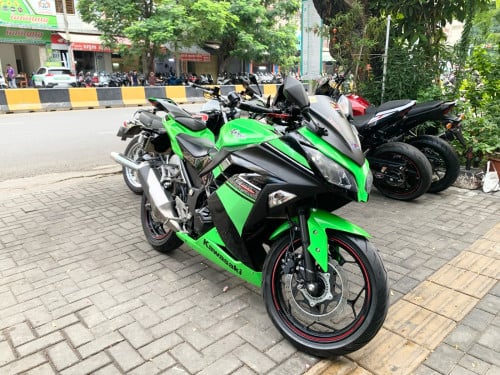 Kawasaki ninja 250 2017 abs 99% ជប៉ុន