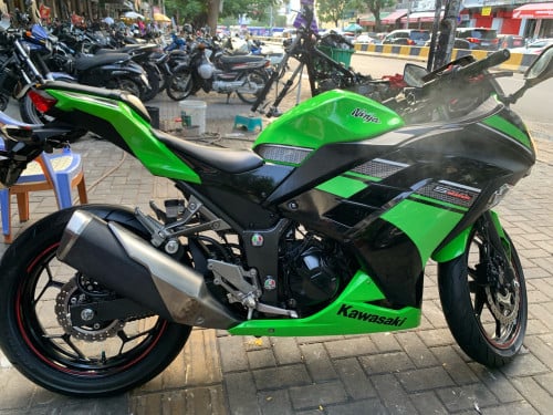 Kawasaki ninja 250 2017 abs 99% ជប៉ុន