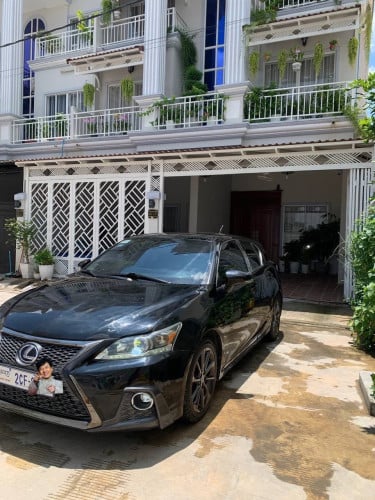 Lexus CT200H Premium year 2013