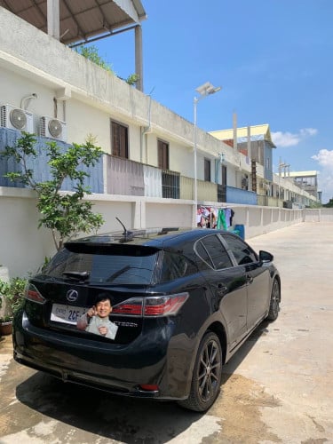 Lexus CT200H Premium year 2013