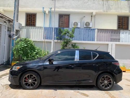 Lexus CT200H Premium year 2013