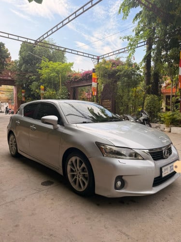 Lexus CT200h 2011