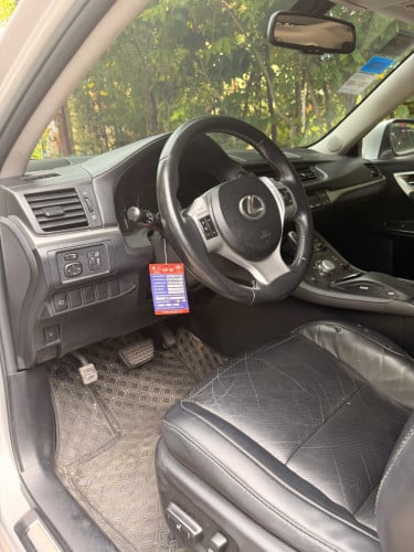 Lexus CT200h 2011