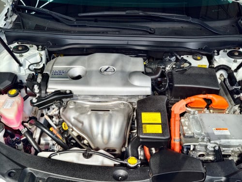 LEXUS ES300H Full Premium ឆ្នាំ 2013 ពណ៍ស ក្នុងលឿង
