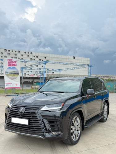 Lexus LX600 2023 VIP 4 Seats (Spec Arab, 9000km)