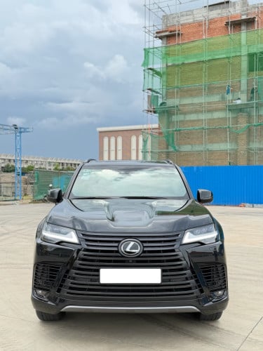Lexus LX600 2023 VIP 4 Seats (Spec Arab, 9000km)