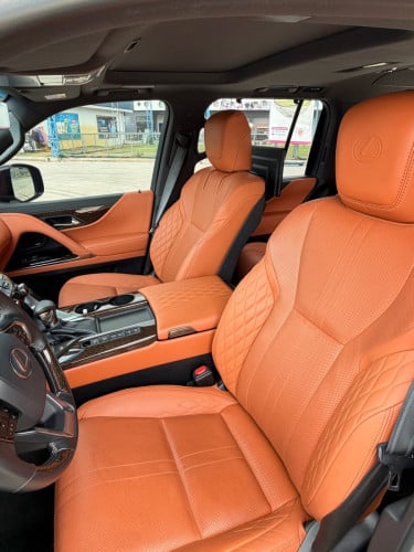 Lexus LX600 2023 VIP 4 Seats (Spec Arab, 9000km)