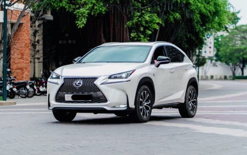 Lexus Nx 200t F-sport ផ្ទាល់ខ្លួន លក់បន្ទាន់ តម្លៃ35000$ចរចា មុខងារ 5ប៊ូតុង។