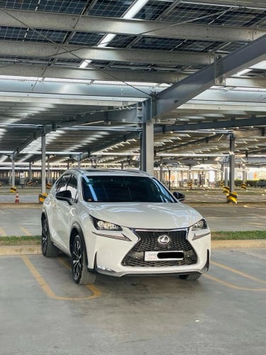 Lexus Nx 200t F-sport ផ្ទាល់ខ្លួន លក់បន្ទាន់ តម្លៃ35000$ចរចា មុខងារ 5ប៊ូតុង។