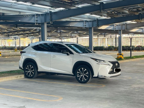 Lexus Nx 200t F-sport ផ្ទាល់ខ្លួន លក់បន្ទាន់ តម្លៃ35000$ចរចា មុខងារ 5ប៊ូតុង។