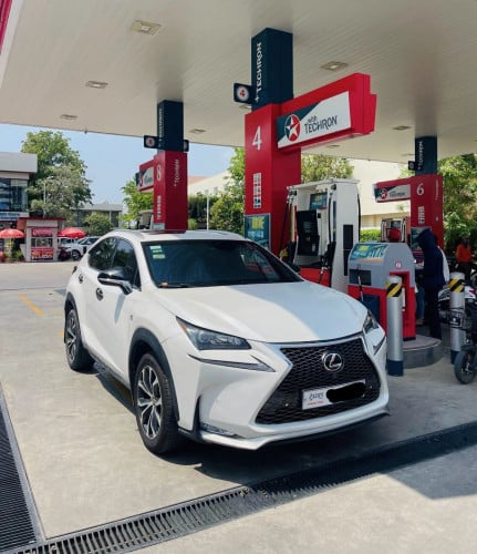 Lexus Nx 200t F-sport ផ្ទាល់ខ្លួន លក់បន្ទាន់ តម្លៃ35000$ចរចា មុខងារ 5ប៊ូតុង។