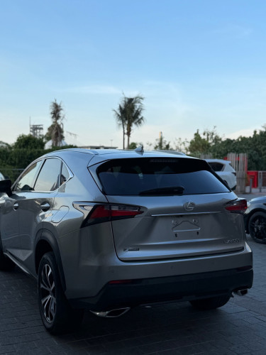 LEXUS NX 200T Fsport ឆ្នាំ015 5បេតុង ក្នុងឈឺរី🍒