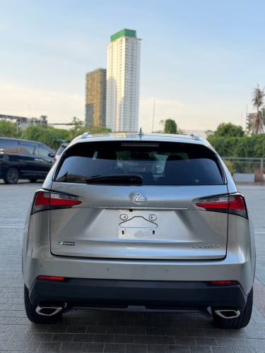 LEXUS NX 200T Fsport ឆ្នាំ015 5បេតុង ក្នុងឈឺរី🍒