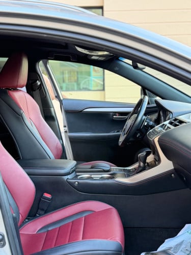 LEXUS NX 200T Fsport ឆ្នាំ015 5បេតុង ក្នុងឈឺរី🍒