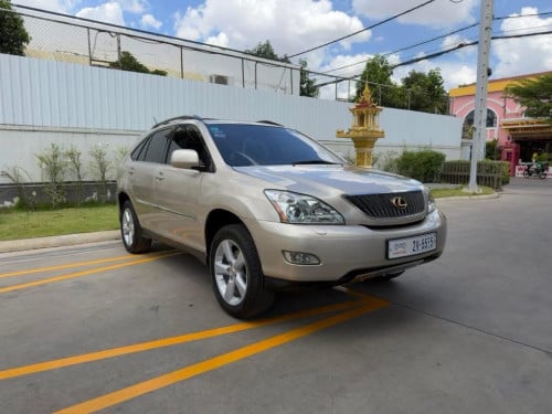Lexus Rx330 ឆ្នាំ04 h/full ប៉ុង2 16900$