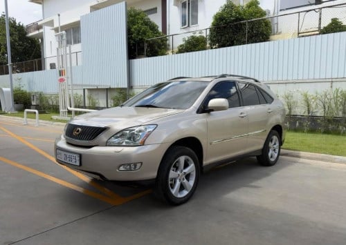 Lexus Rx330 ឆ្នាំ04 h/full ប៉ុង2 16900$