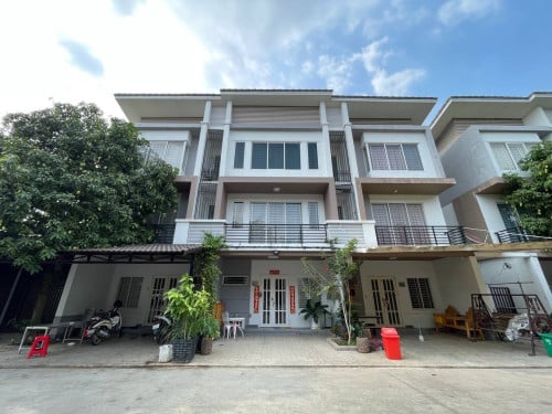Link house LC2 for rent Very urgent at borey peng houth beng snor
