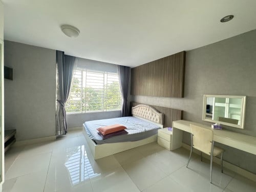 Link house LC2 side 1m for Rent at Borey Peng huoth Boeng snor project Mercurean II