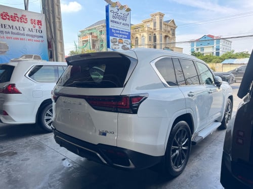 Lx 600 F Sport 2022 Full Options ថ្នាំស្សុីន 100%
