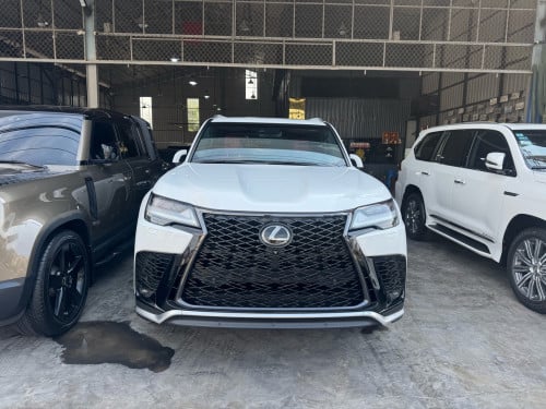Lx 600 F Sport 2022 Full Options ថ្នាំស្សុីន 100%