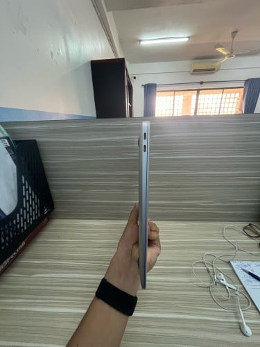 MacBook Air (2019) 13” 512GM Ram 8GB