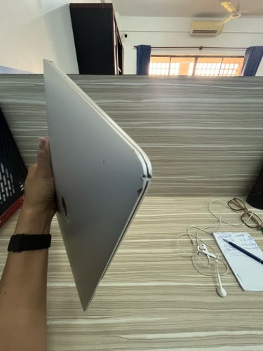 MacBook Air (2019) 13” 512GM Ram 8GB