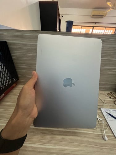 MacBook Air (2019) 13” 512GM Ram 8GB