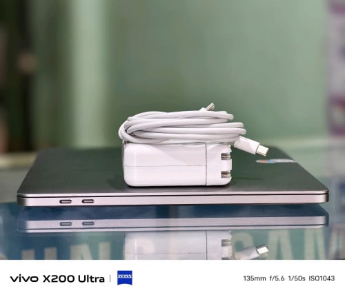 MacBook Pro 13 inch 2019 Touch bar + ខែស