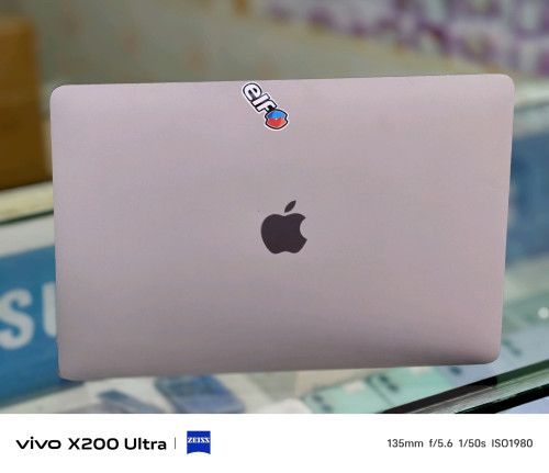 MacBook Pro 13 inch 2019 Touch bar + ខែស