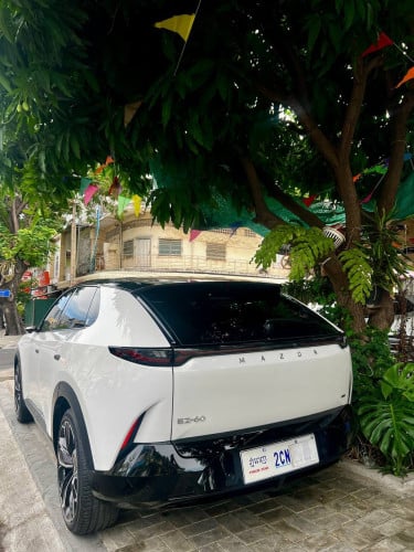 Mazda EZ60 2025 1200km 33xxx$ option 2 បិទស្គត់១ជុំ