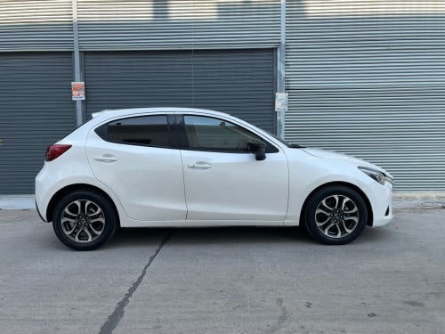 Mazda2 2017 Full Options