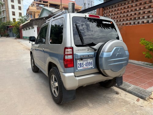 Mitsubishi Pajero Mini 2004