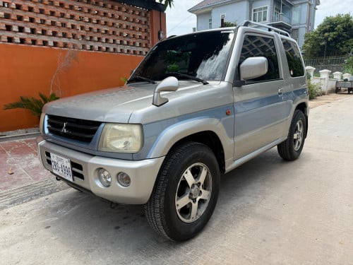 Mitsubishi Pajero Mini 2004