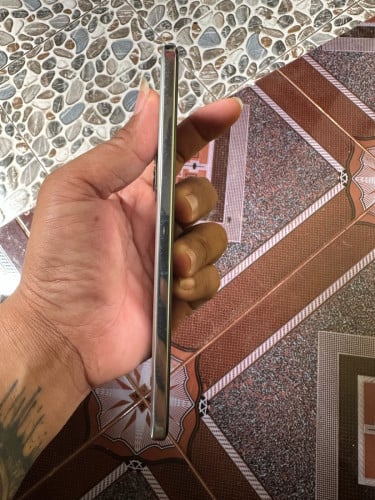 Oppo Reno 12 ram 16g memory 512g សានុំហ្សីន តួ 97%