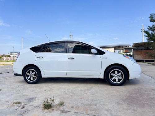 prius . 2005 -Half  full ឡានថ្មី
