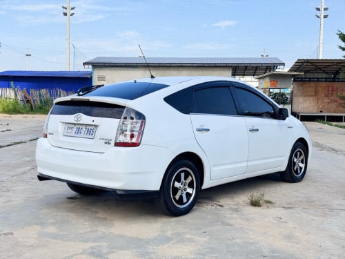prius . 2005 -Half  full ឡានថ្មី
