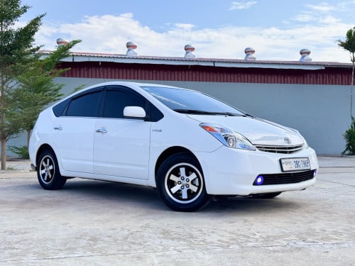 prius . 2005 -Half  full ឡានថ្មី