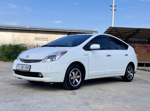 prius . 2005 -Half  full ឡានថ្មី