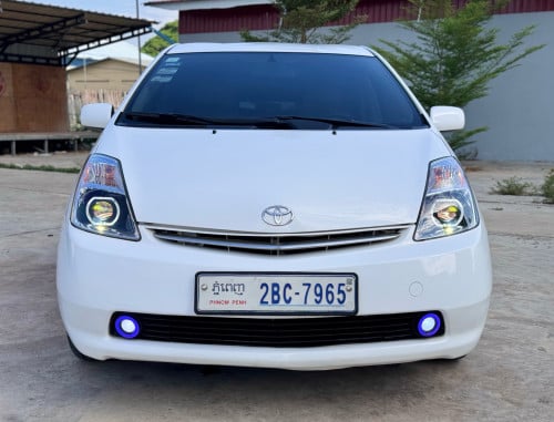 prius . 2005 -Half  full ឡានថ្មី