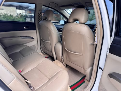 prius . 2005 -Half  full ឡានថ្មី