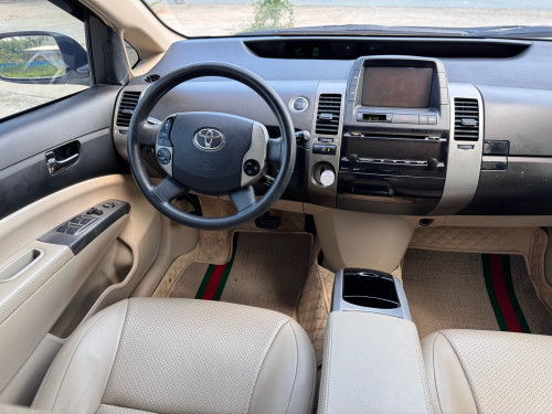 prius . 2005 -Half  full ឡានថ្មី