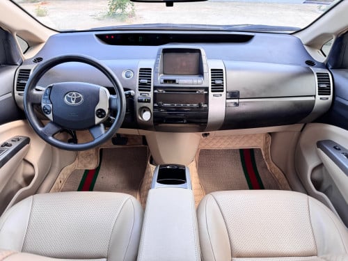 prius . 2005 -Half  full ឡានថ្មី