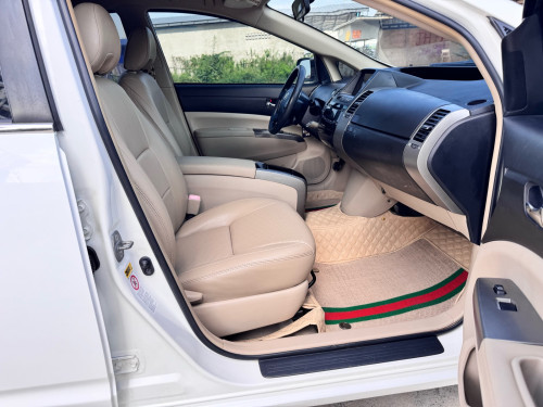 prius . 2005 -Half  full ឡានថ្មី